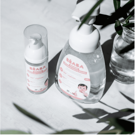 Mousse désinfectante pour mains Béaba : existe en 250ml et 50ml