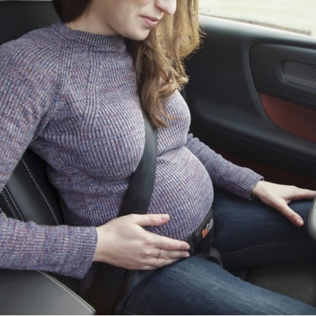 Ceinture prénatale BeSafe : s’installe sur une ceinture 3 points